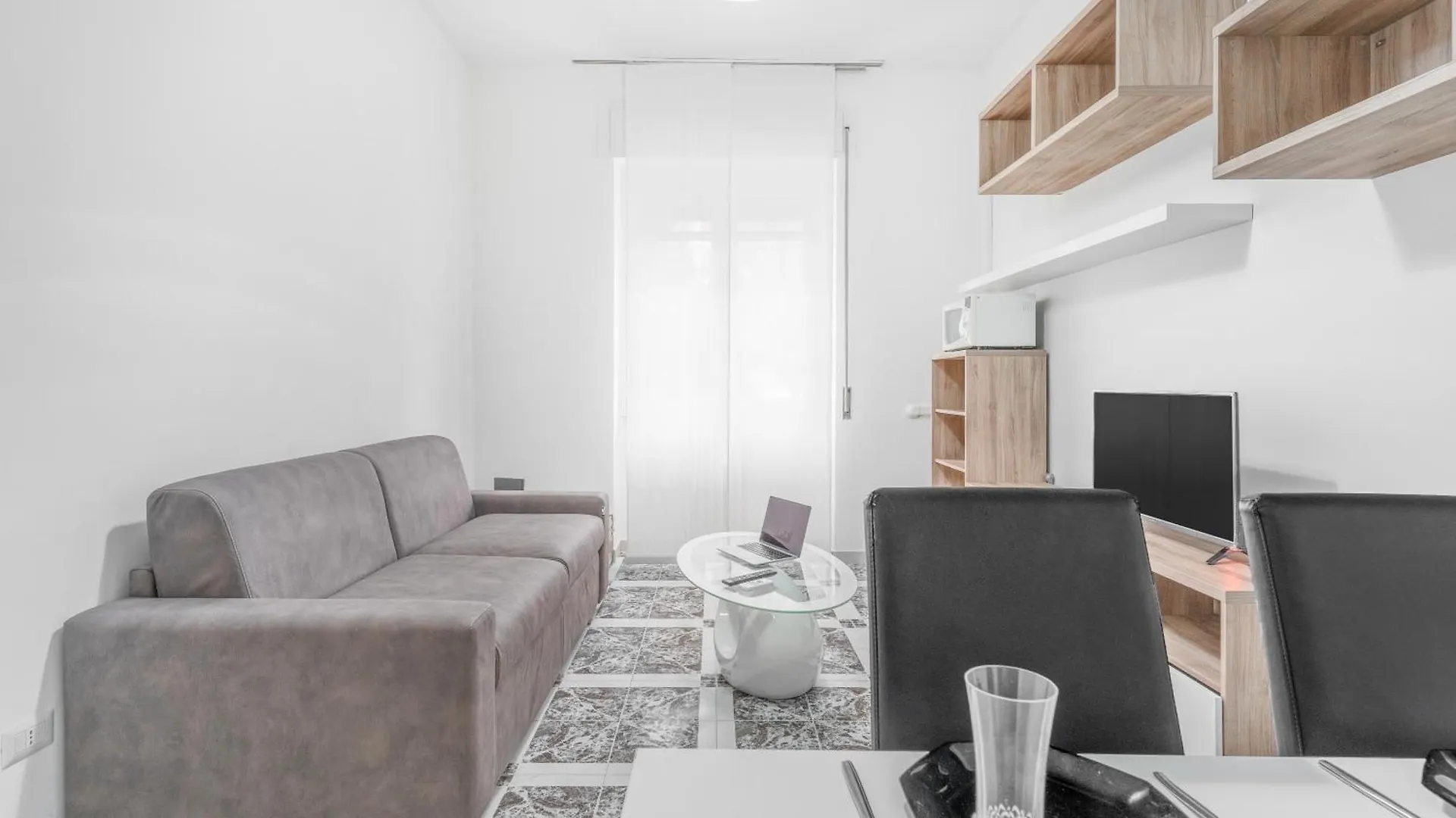Appartamento Navigli Duomo - Chateau Milan, Metro M2 E Parcheggio Gratuito 0*, Milano Italia