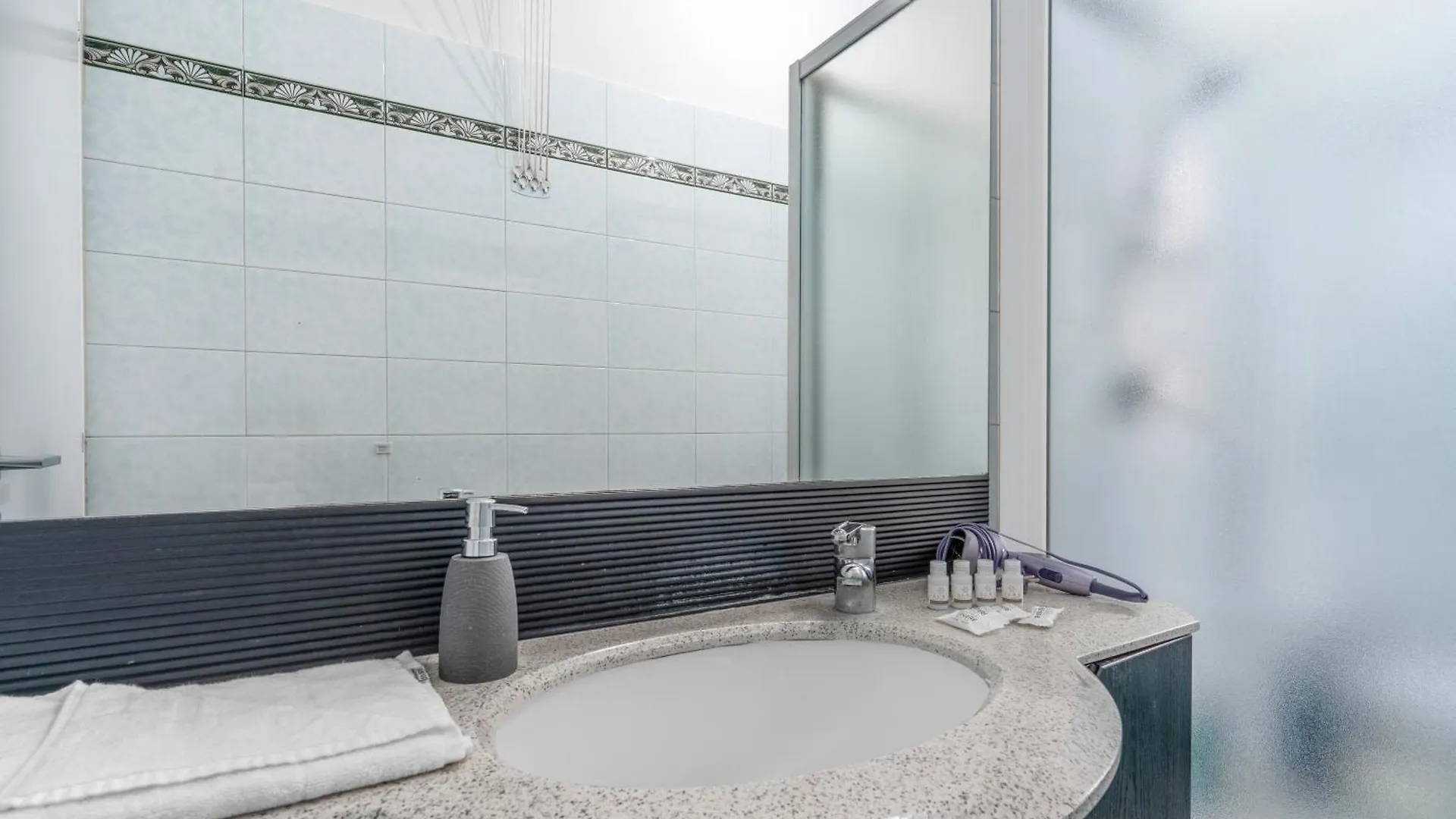 Appartement Navigli Duomo - Chateau Milan, Metro M2 E Parcheggio Gratuito
